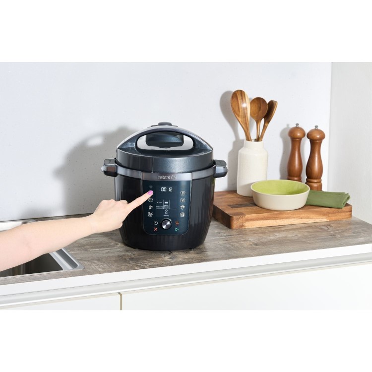 Instant Pot Pro 5.7L Multi-Cooker