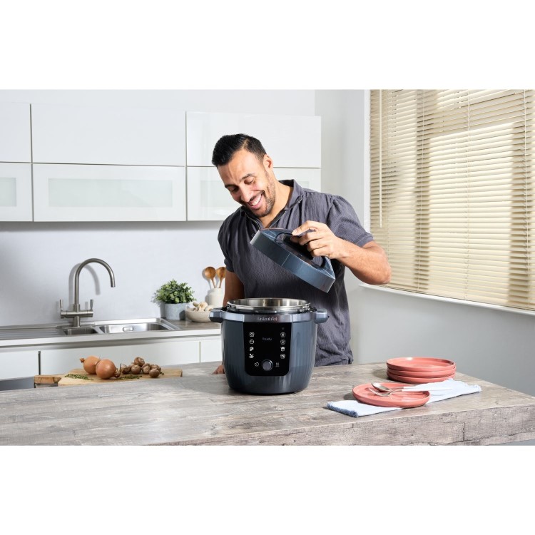 Instant Pot Pro 5.7L Multi-Cooker