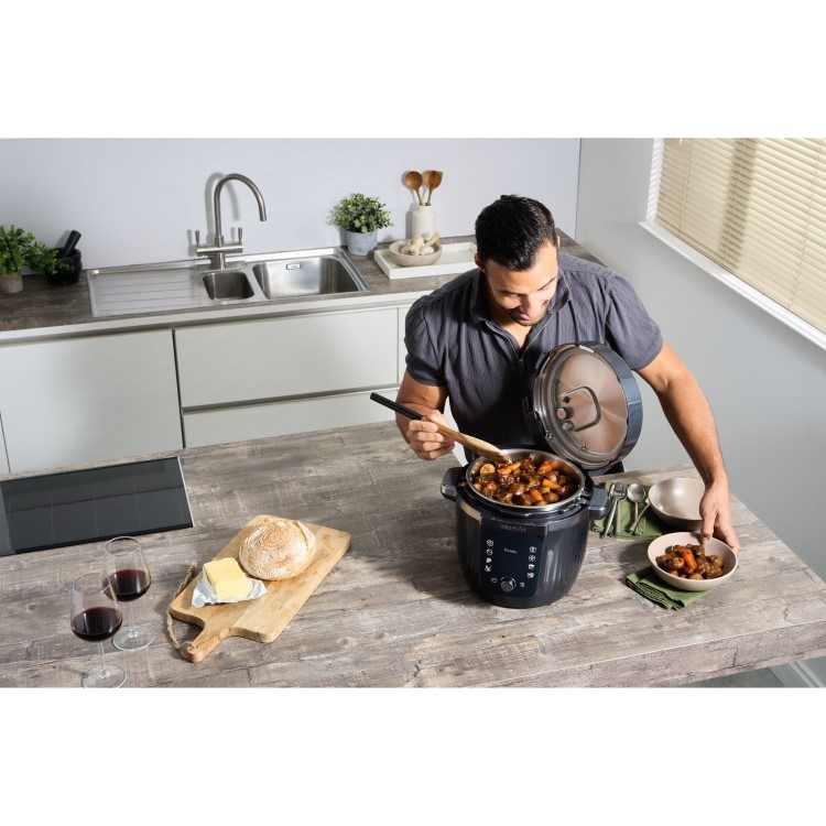 Instant Pot Pro 5.7L Multi-Cooker