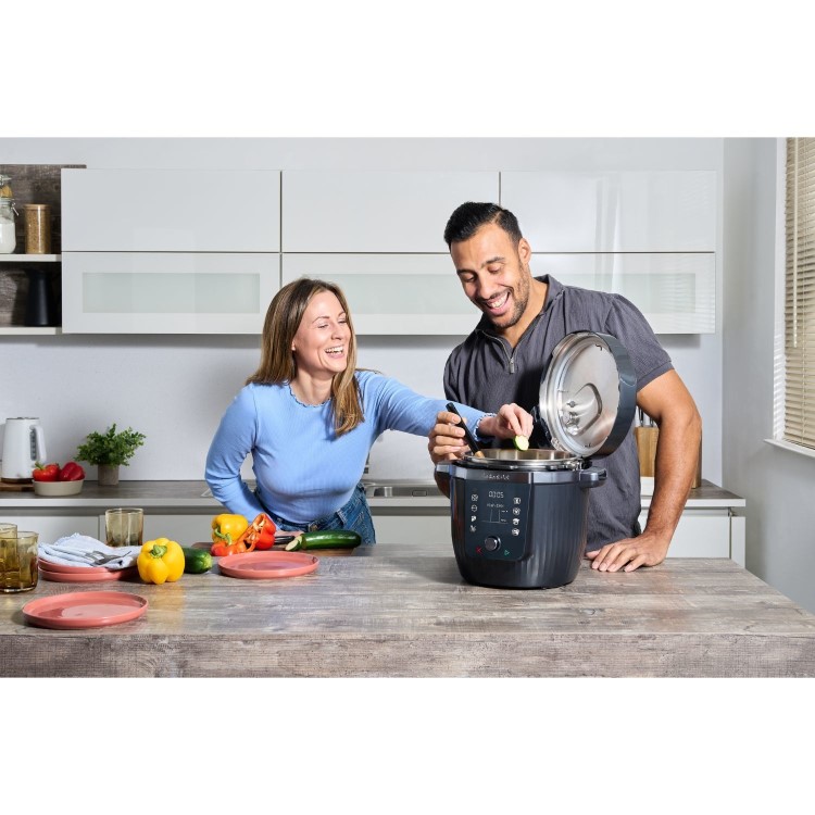 Instant Pot Pro 5.7L Multi-Cooker