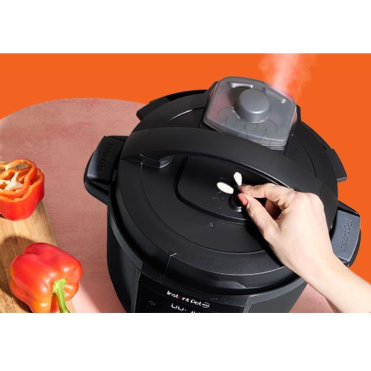Instant Pot Plus 5.7L Multi-Cooker