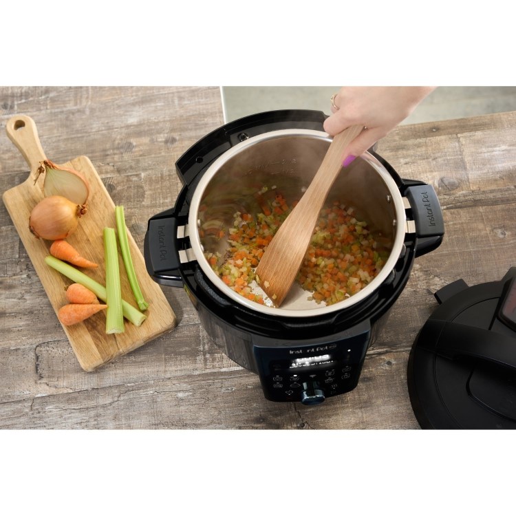 Instant Pot Plus 5.7L Multi-Cooker