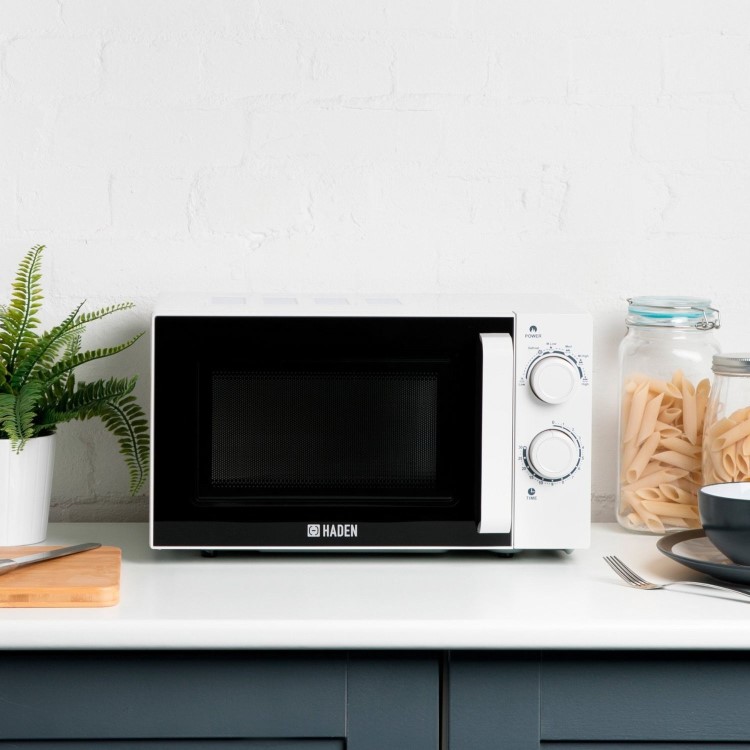 Haden 195678 20L Freestanding Solo Microwave Oven – 700W Stainless Steel Interior Manual Controls White