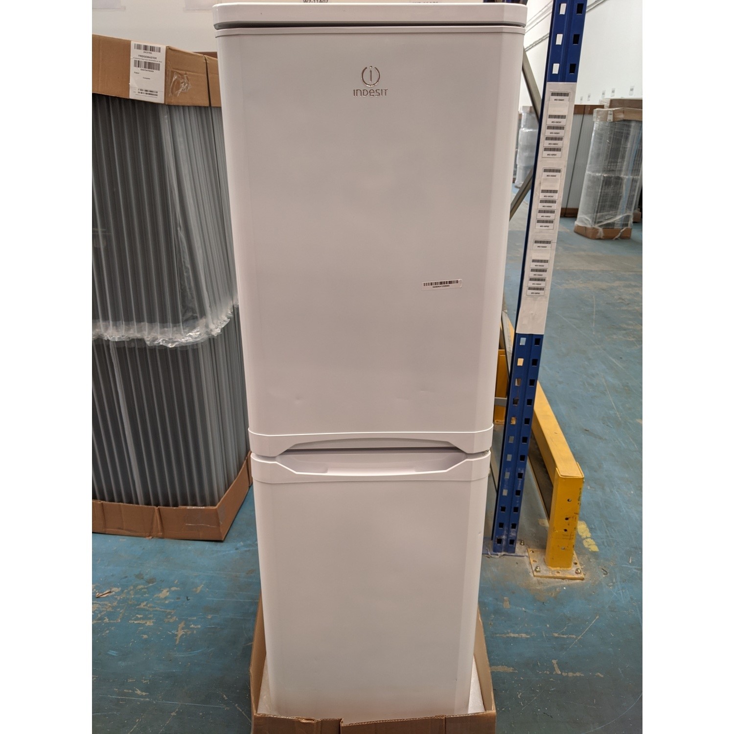 Refurbished Indesit IBD5517WUK1 Freestanding 235 Litre 50/50 Fridge