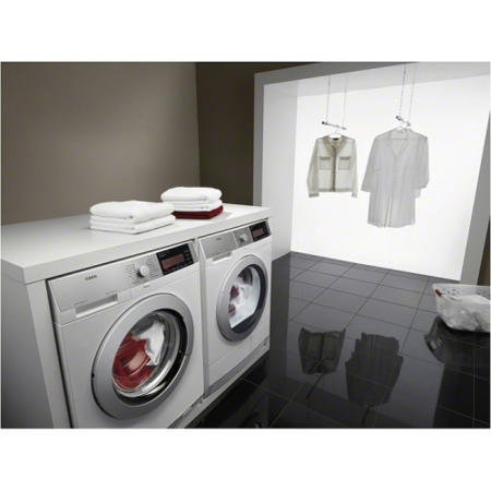 AEG Display 9 Series LogiControl 9kg 1600rpm Freestanding Washing Machine in White