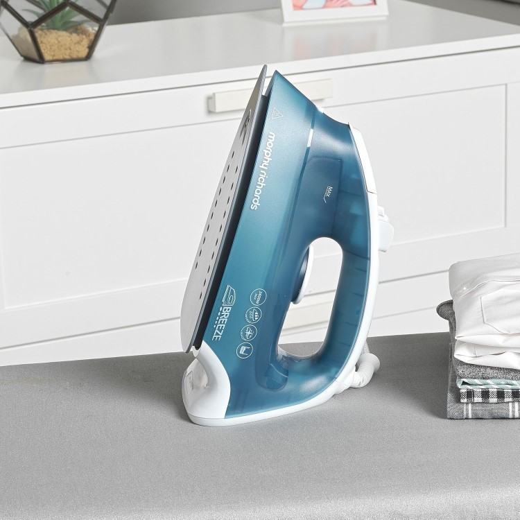 Morphy Richards 300277 2400W Breeze Steam Iron - Blue & White