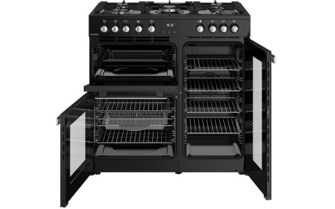 Triple cavity design with 2 ovens and a separate grill compartment.