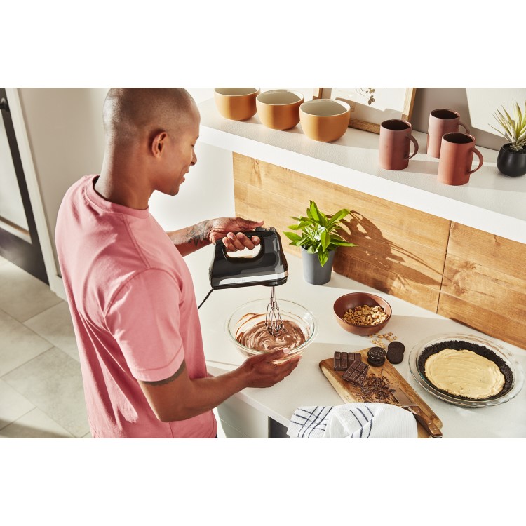 KitchenAid 6 Speed Hand Mixer - Onyx Black