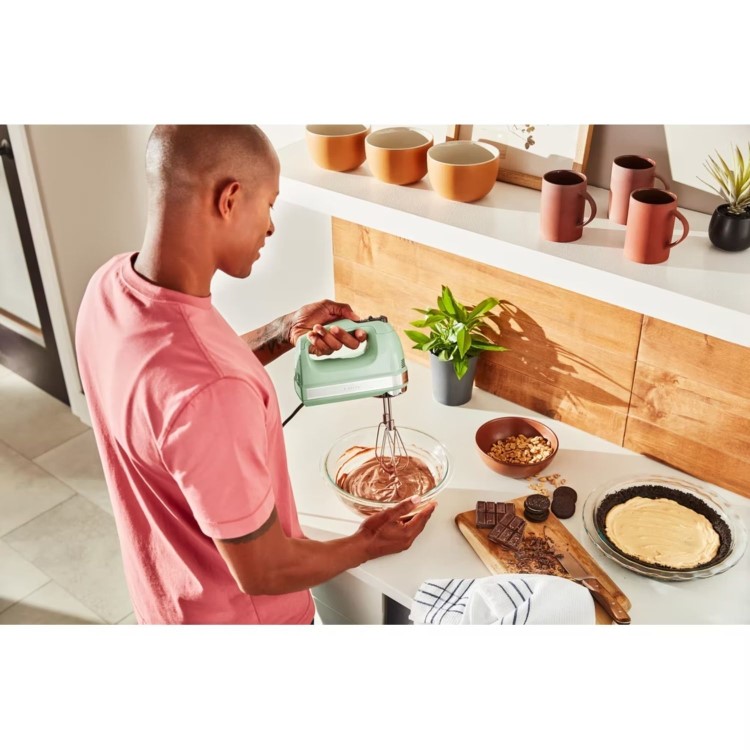 KitchenAid 9-Speed Hand Mixer - Pistachio