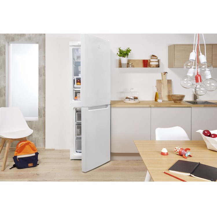 Indesit XD95T1IW 356L Frost Free Freestanding Fridge Freezer - White