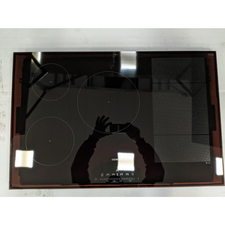 Refurbished Siemens iQ700 EX851FVC1E 80cm 5 Zone Induction Hob with CombiZone