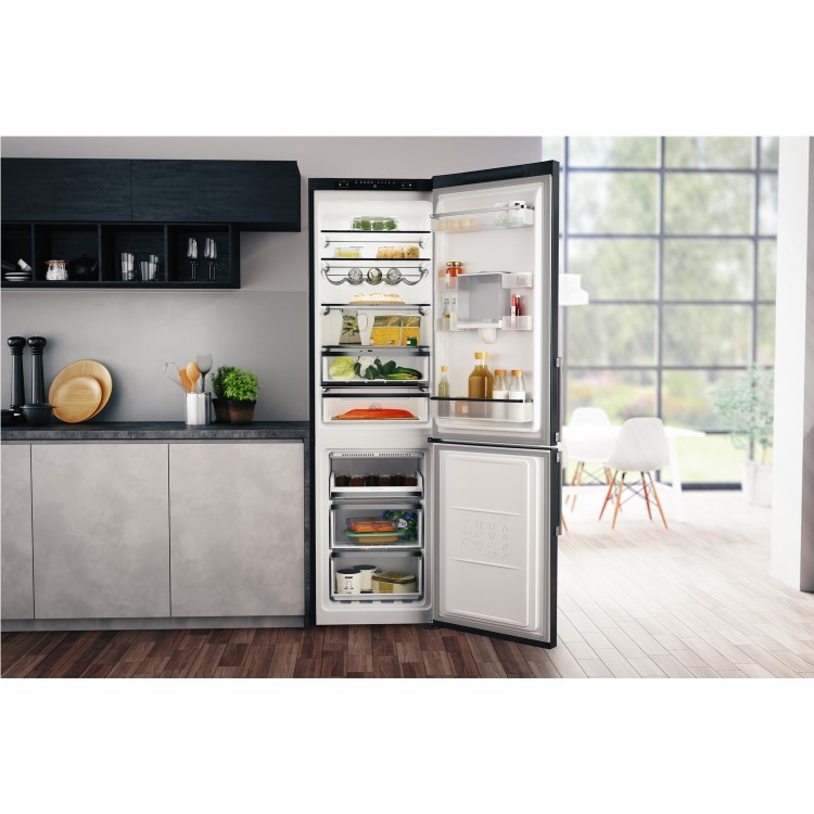 Refurbished Hotpoint H7T911AKSHAQUA1 Freestanding 360 Litre 70/30 Frost Free Fridge Freezer Inox