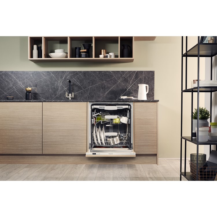 Hotpoint Extra 14 Place Settings Fully Integrated Dishwasher