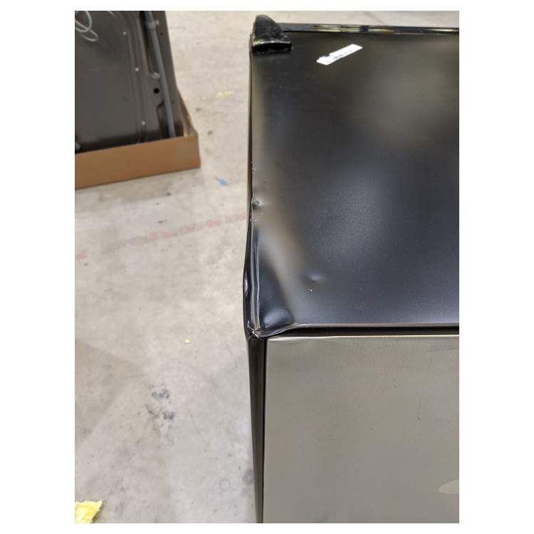 Refurbished IceKing BF150K Freestanding 108 Litre Drinks Fridge Black