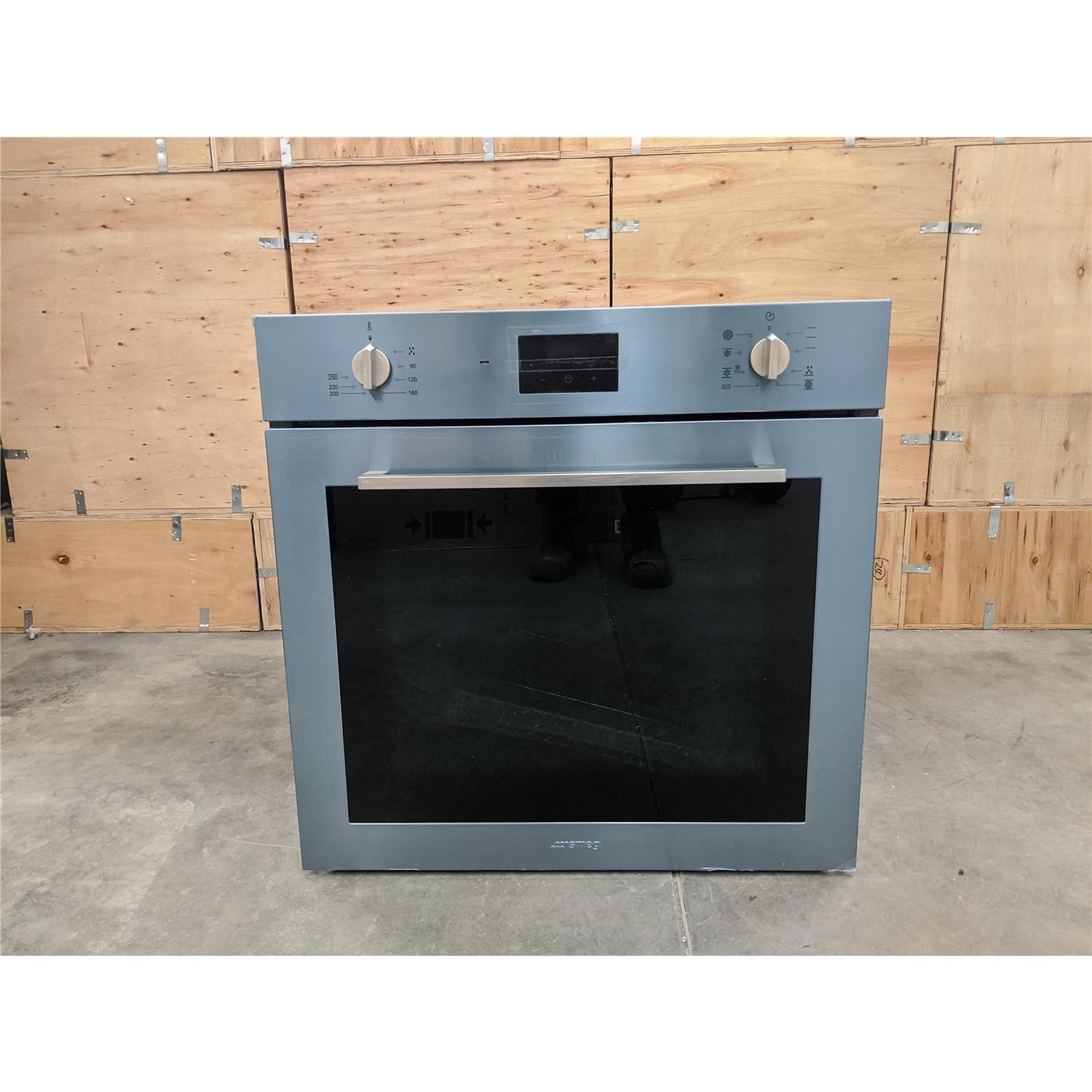 Refurbished Smeg SF6400TVX 60cm Single Built In Electric Oven BuyItDirect.ie