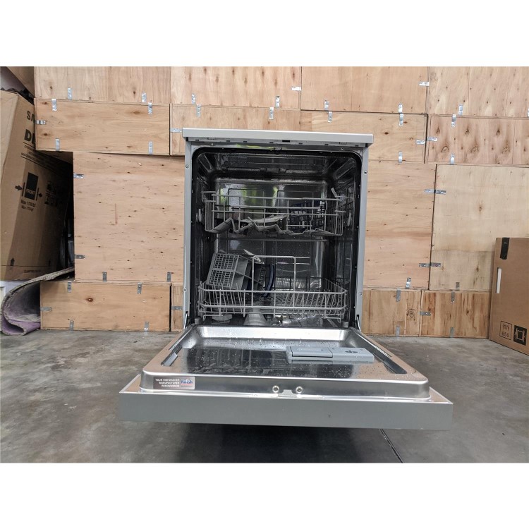 Refurbished Hisense HS60240XUK 13 Place Freestanding Dishwasher