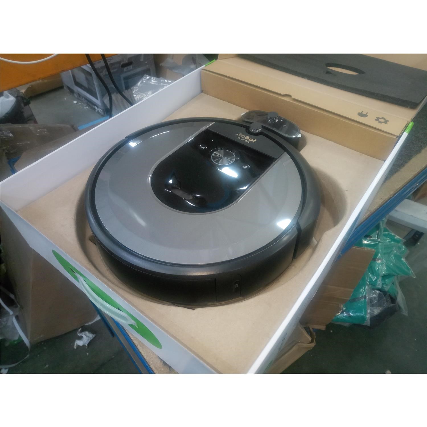  iRobot Roomba i7 (7150) Robot Vacuum- Wi-Fi Connected
