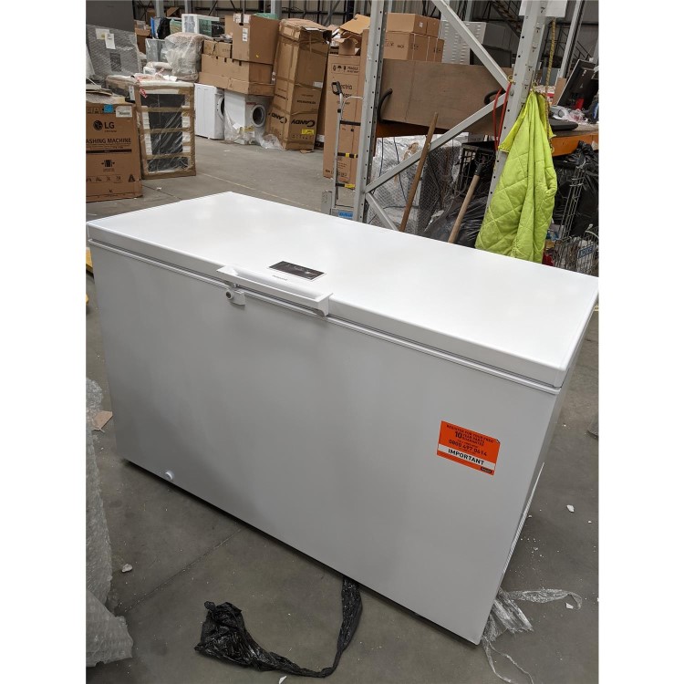 Refurbished Hotpoint CS1A400HFMFA 390 Litre Chest Freezer 70cm Deep 141cm Wide - White
