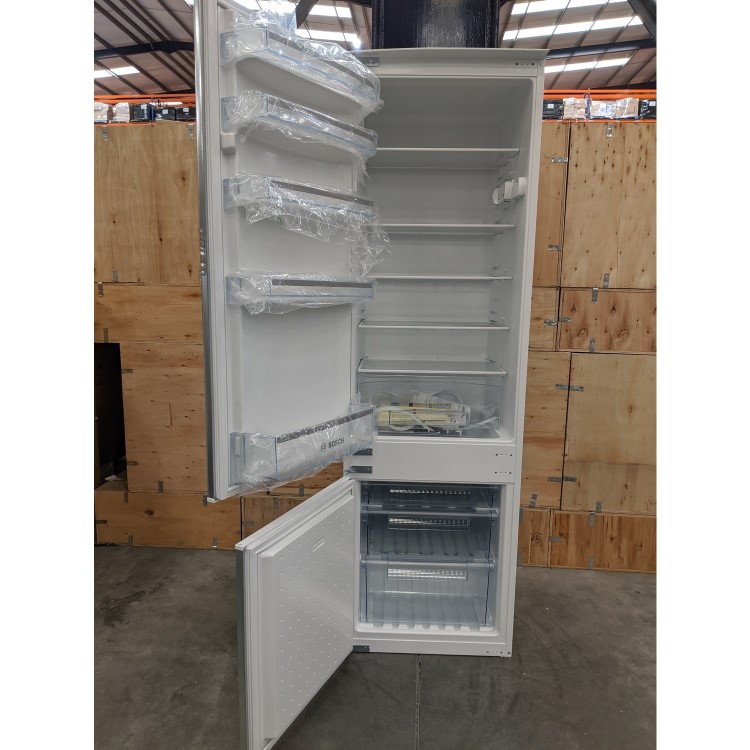 Refurbished Bosch Serie 2 KIV38X22GB 277 Litre Integrated Fridge Freezer 70/30 Split 177cm Tall 54cm Wide - White