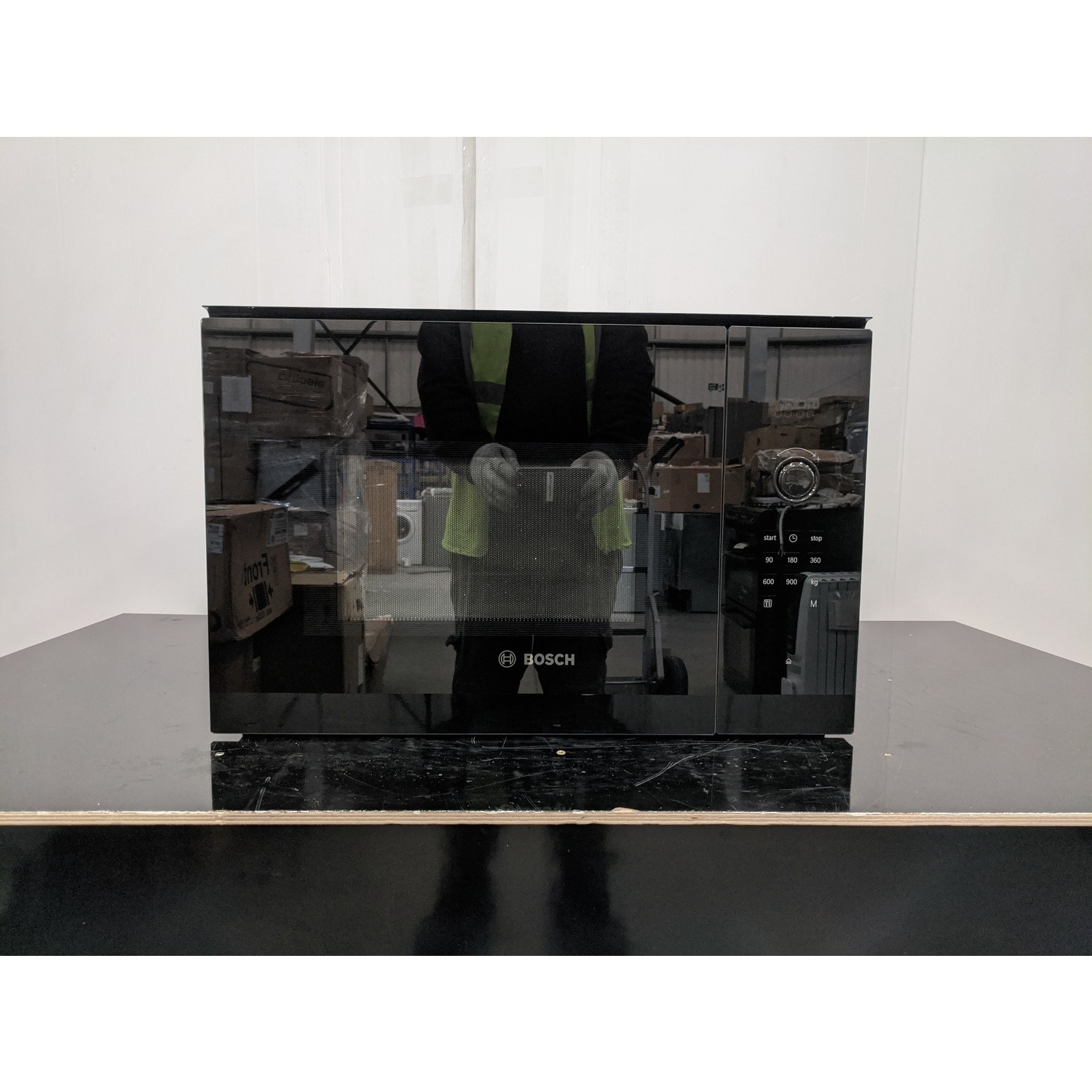 Refurbished Bosch Series 4 BFL553MB0B Built In 25L 900W Microwave Black