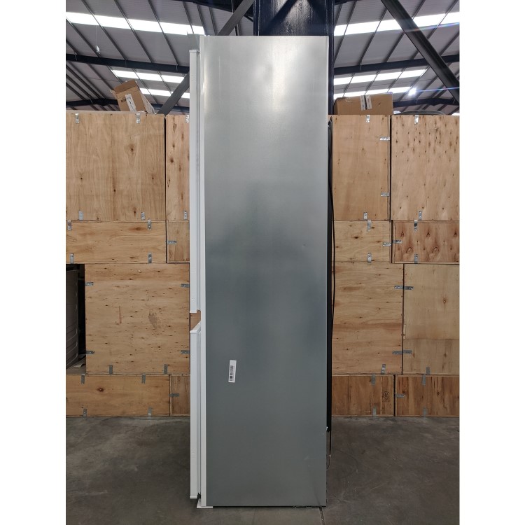 Refurbished Indesit IB7030A1DUK1 Integrated 273 Litre 70/30 Fridge Freezer White