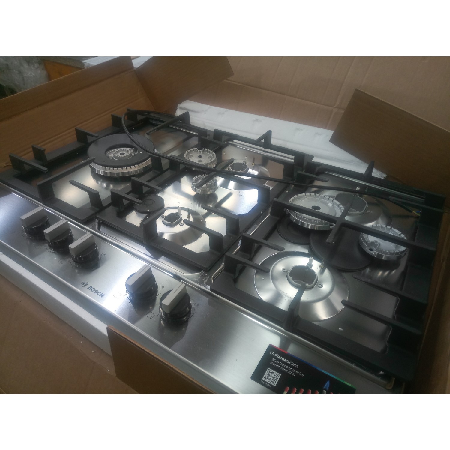 Refurbished Bosch Serie 6 PCS7A5B90 75cm 5 Burner Gas Hob Stainless Steel BuyItDirect.ie