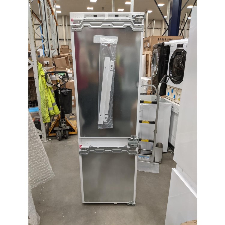 Refurbished Neff KI6863FE0G Integrated 265 Litre 60/40 Low Frost Fridge Freezer