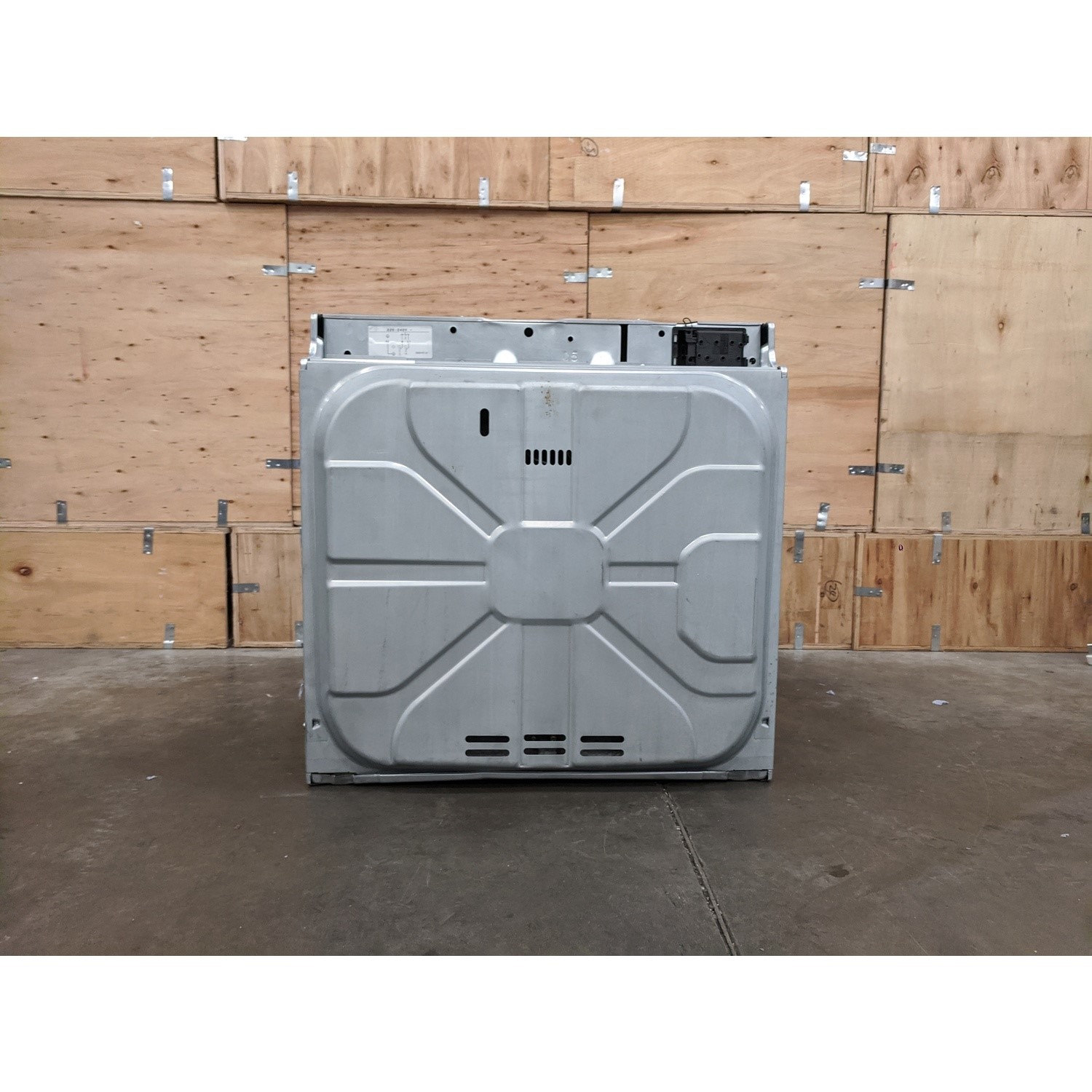 Refurbished Zanussi Series 20 ZOCND7K1 60cm Single Built In Electric Oven Black Page 1 BuyItDirect.ie