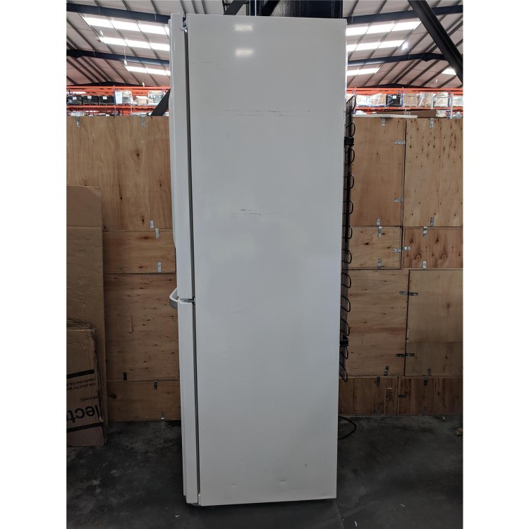 Refurbished Hotpoint FFU3DW1 Freestanding 452 Litre 55/45 Fridge Freezer White