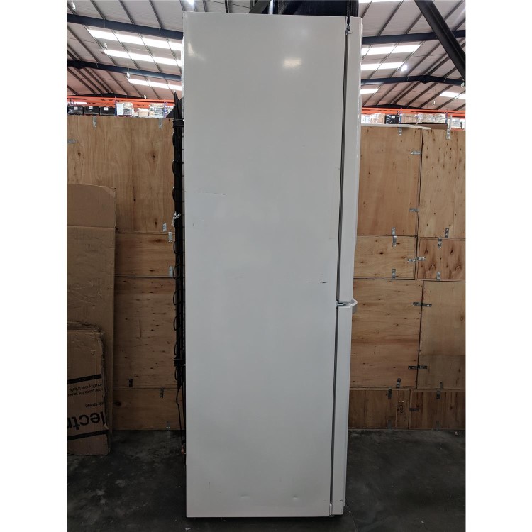 Refurbished Hotpoint FFU3DW1 Freestanding 452 Litre 55/45 Fridge Freezer White