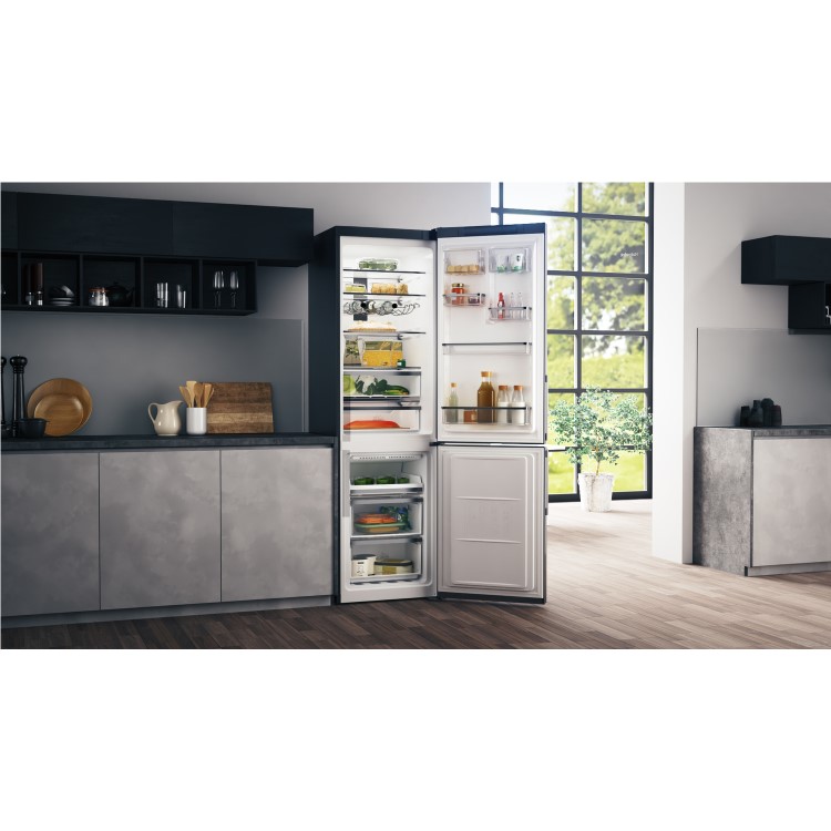 Refurbished Hotpoint H7T911TKSH Freestanding 368 Litre 70/30 Frost Free Fridge Freezer