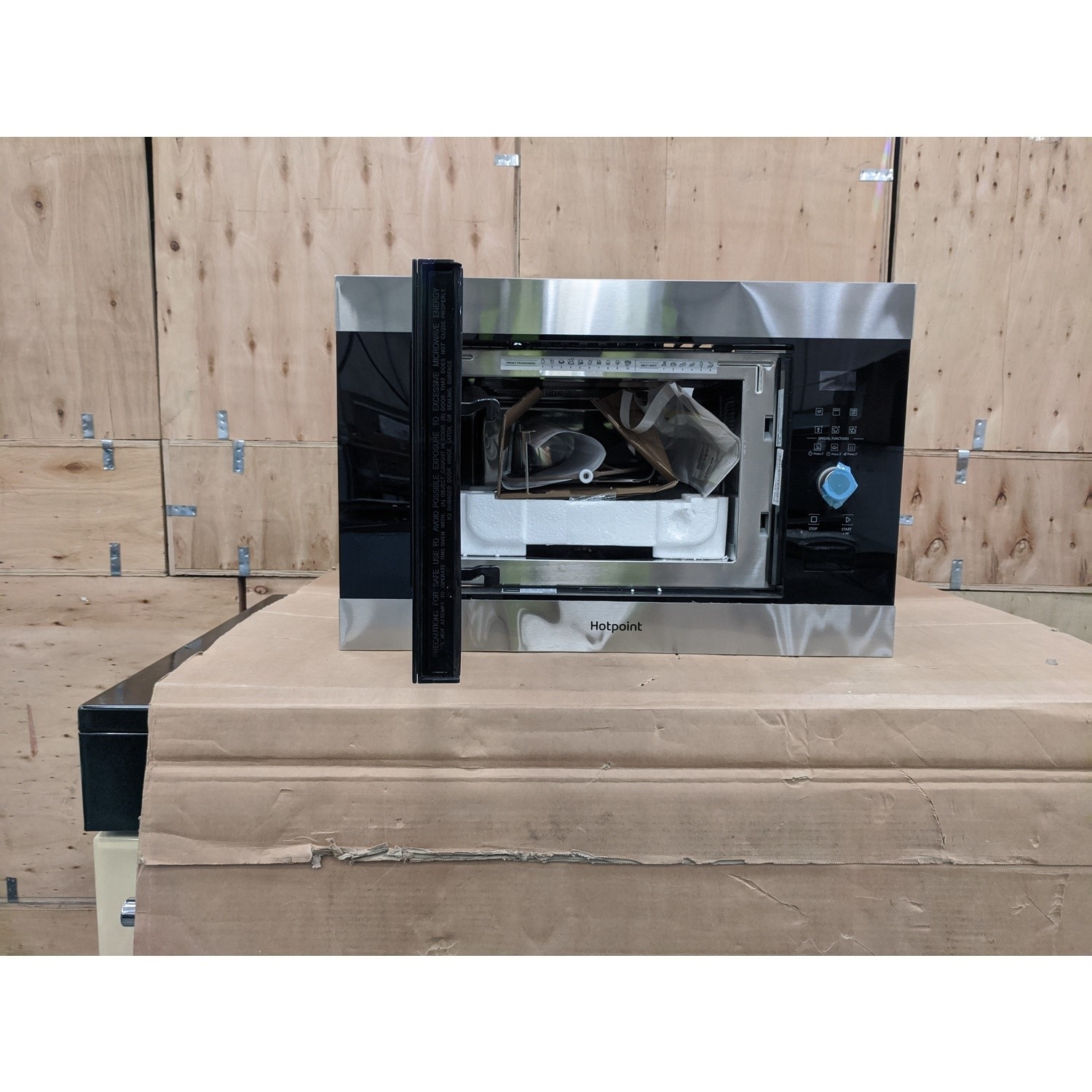 Refurbished Hotpoint MF25GIXH Built In 25L with Grill 900W Microwave Stainless Steel