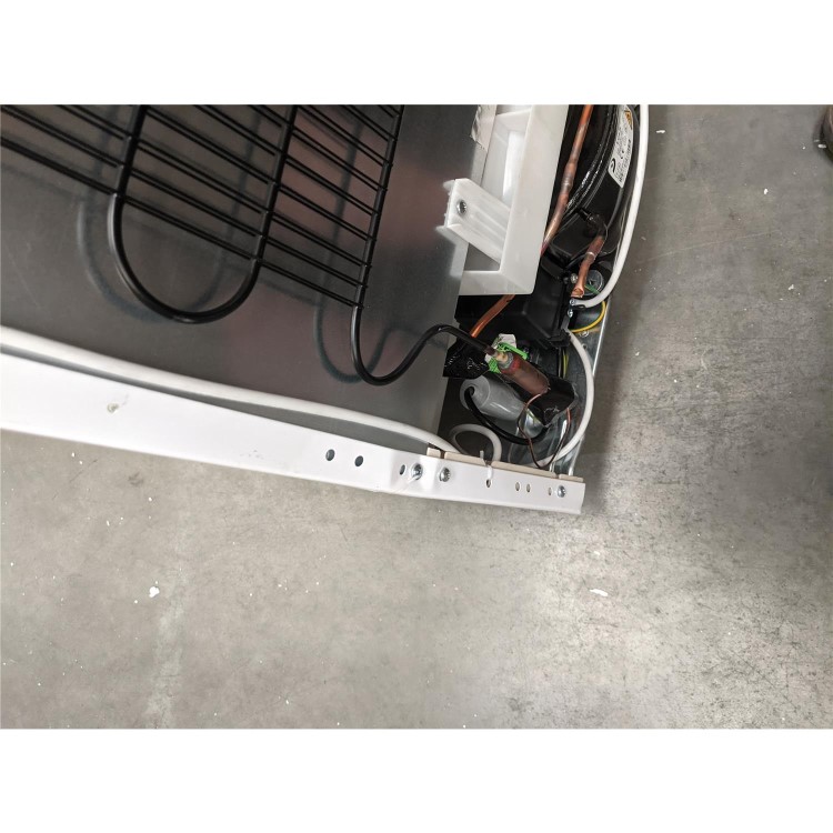 Refurbished electriQ 204 Litre Freestanding Larder Fridge 123cm Tall Antibacterial Lining 54cm Wide - White