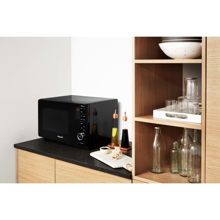 Hotpoint Xtraspace Flatbed 25L Microwave Oven With Grill - Black