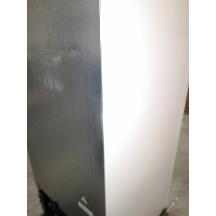 Refurbished Zanussi ZTAN28FW0 Freestanding 242 Litre 80/20 Fridge Freezer White