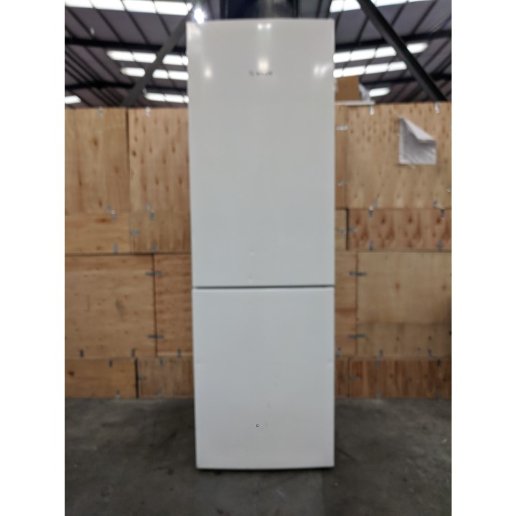 Refurbished Bosch Serie 6 KGE36AWCA Freestanding 302 Litre 60/40 Fridge Freezer White