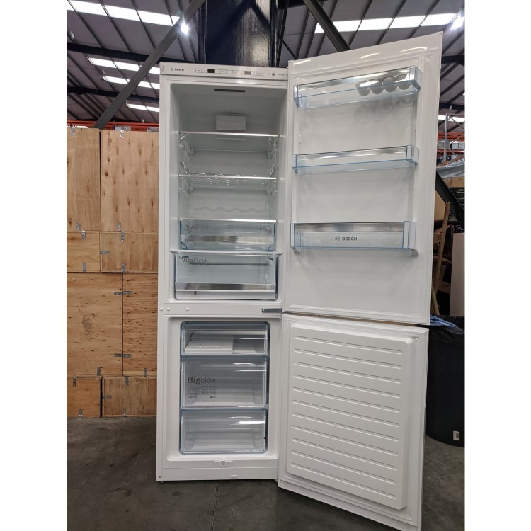 Refurbished Bosch Serie 6 KGE36AWCA Freestanding 302 Litre 60/40 Fridge Freezer White