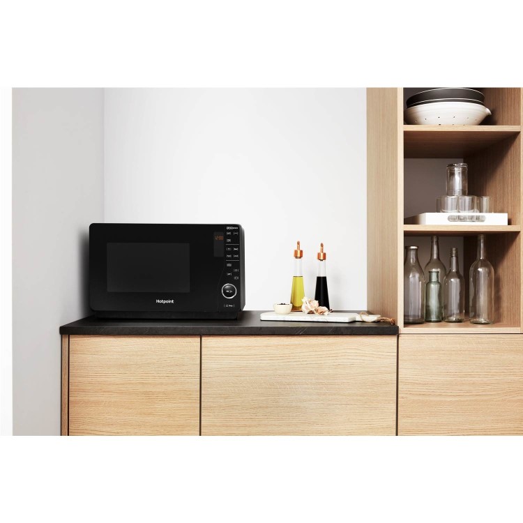 Hotpoint Xtraspace Flatbed 25L Microwave Oven With Grill - Black