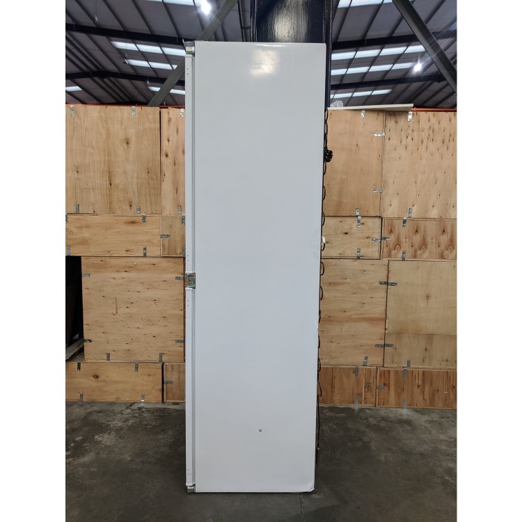 Refurbished Amica BK2963FA Integrated 232 Litre 50/50 Upright Frost Free Fridge Freezer White