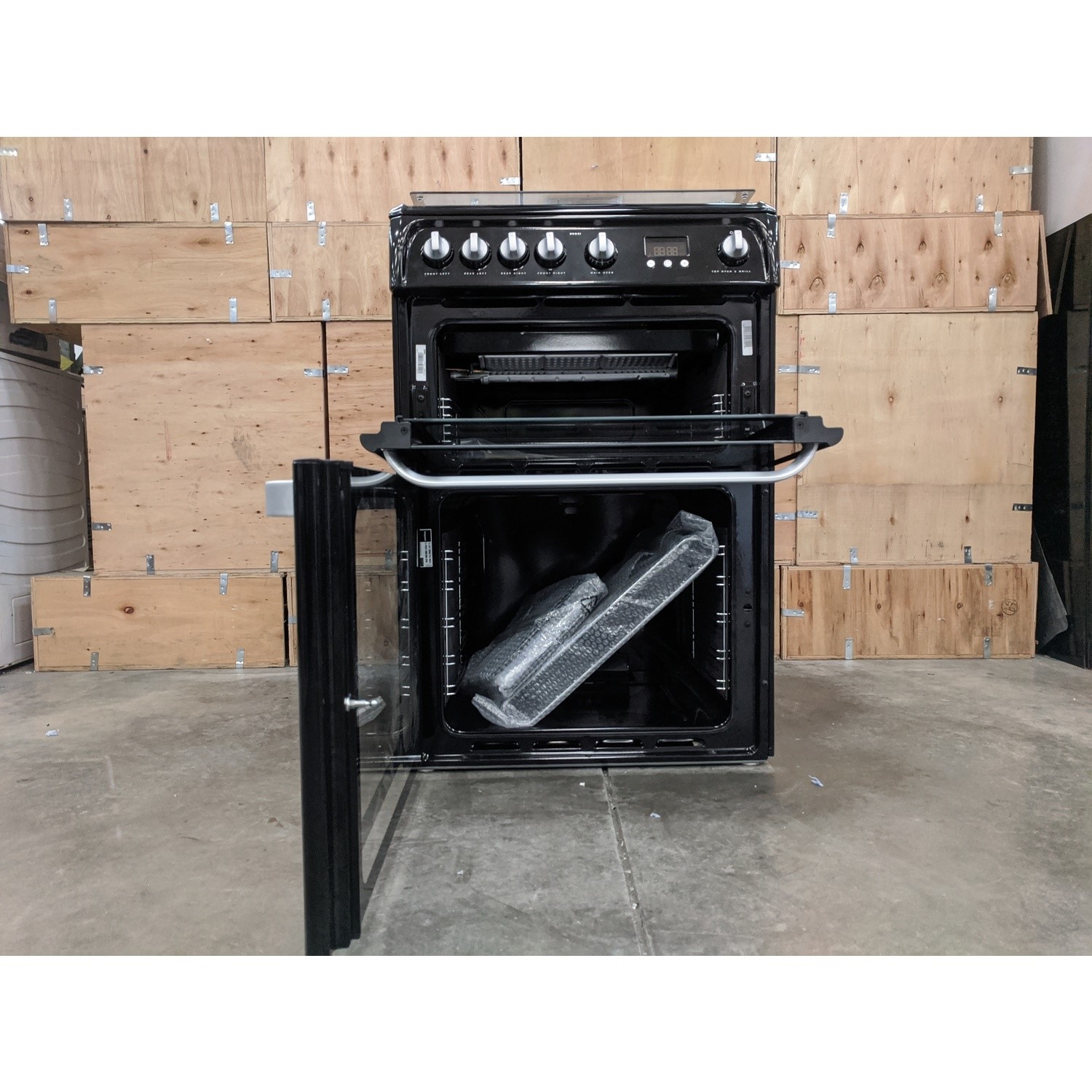 Refurbished Hotpoint Ultima HUG61K 60cm Double Oven Gas Cooker Black