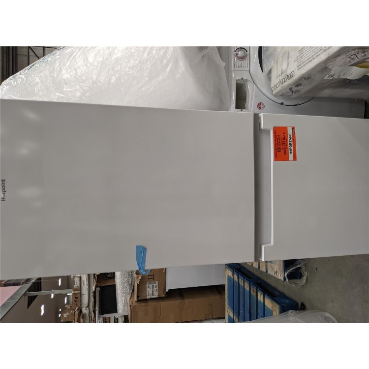Refurbished Hotpoint H3T811IW1 Freestanding 338 Litre 70/30 Frost Free Fridge Freezer White
