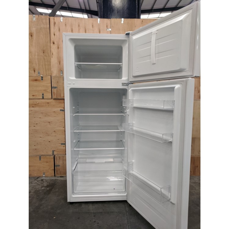 Refurbished Zanussi ZTAN24FW0 Freestanding 205 Litre 80/20 Fridge Freezer White