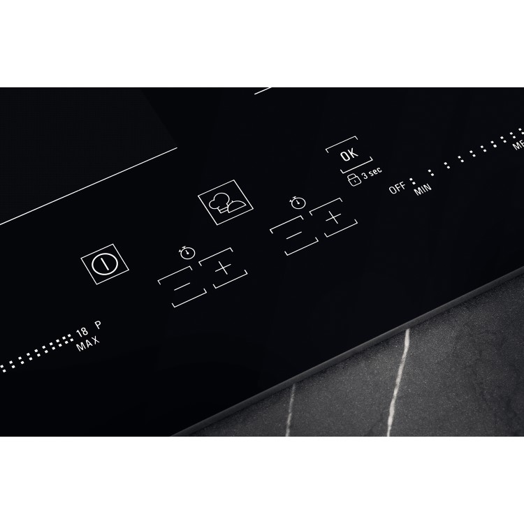 Hotpoint 65cm 4 Zone Induction Hob with Flexi Pro