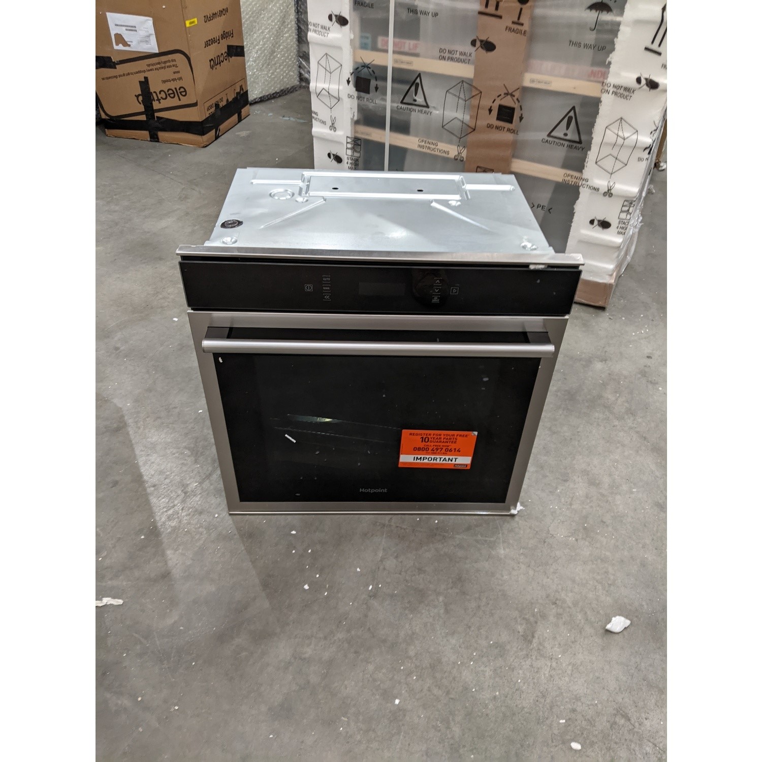 Refurbished Hotpoint SI6874SHIX 60cm Single Built In Electric Oven