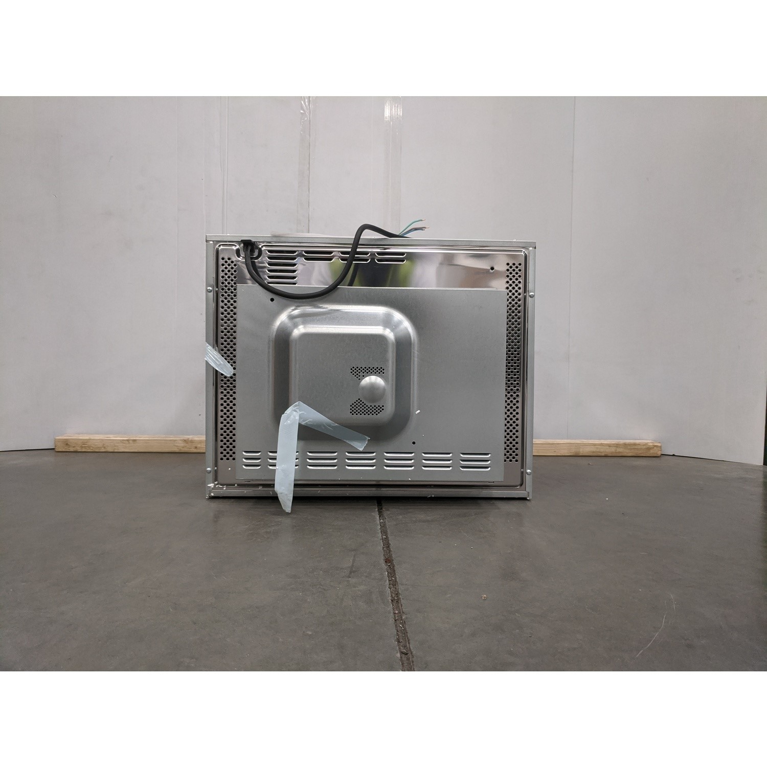 Refurbished Bosch Serie 4 CMA583MB0B Built In 44L With Grill 900W