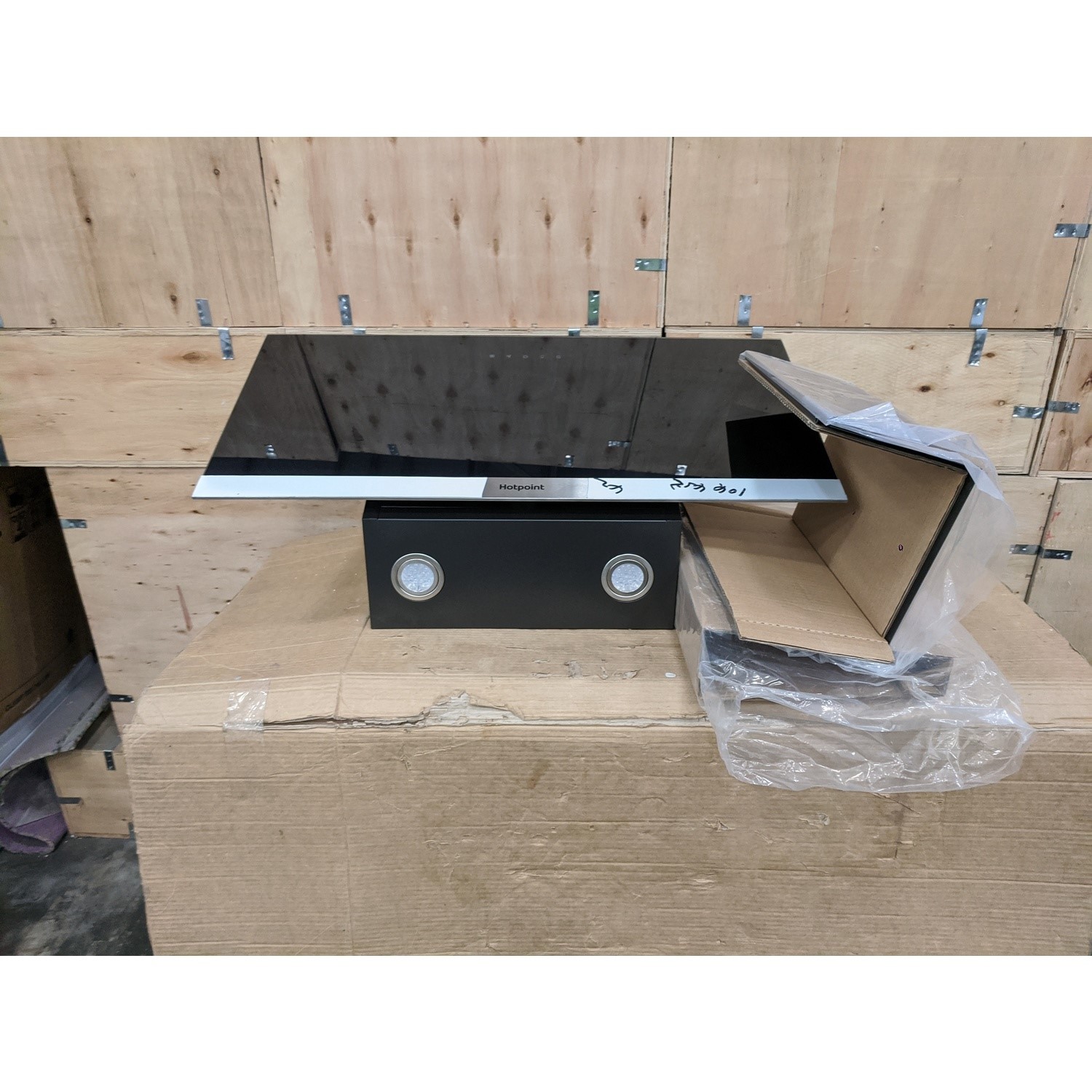 Refurbished Hotpoint PHVP87FLTK 80cm Angled Glass Chimney Cooker Hood