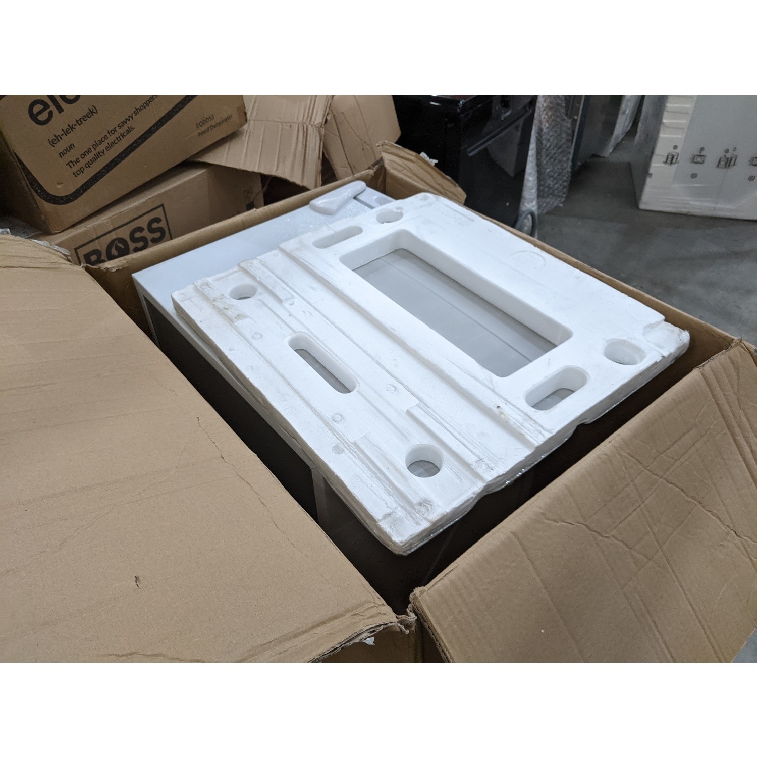 Refurbished electriQ EIQMF Freestanding 32 Litre Table Top Freezer White BuyItDirect.ie