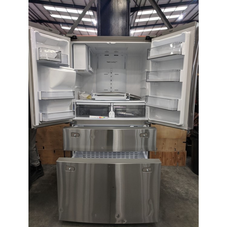 Refurbished Samsung RF24R7201SR Freestanding 510 Litre 75/25 Frost Free American Fridge Freezer