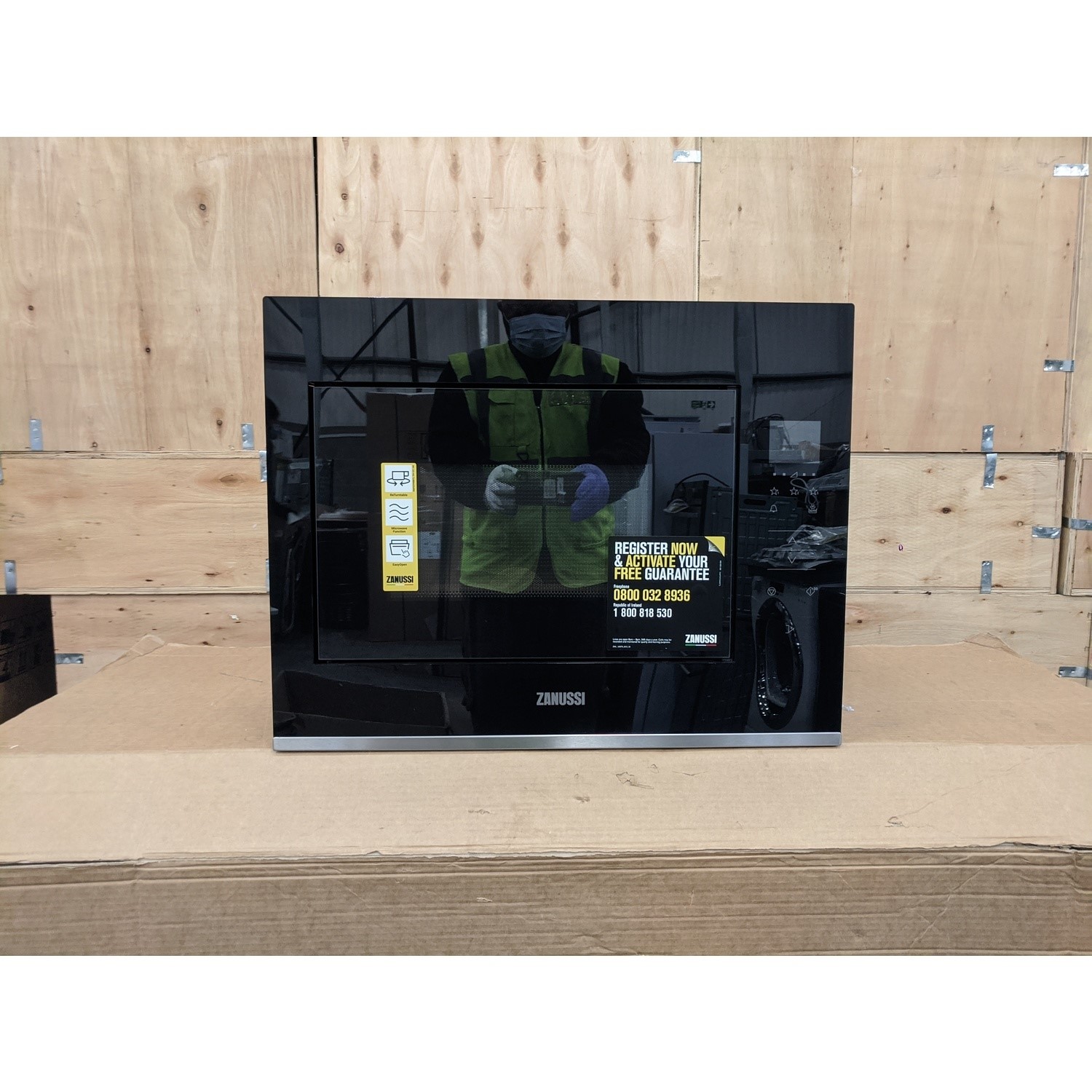 Refurbished Zanussi Series 20 ZMBN4SK Built In 25L 900W Microwave Black