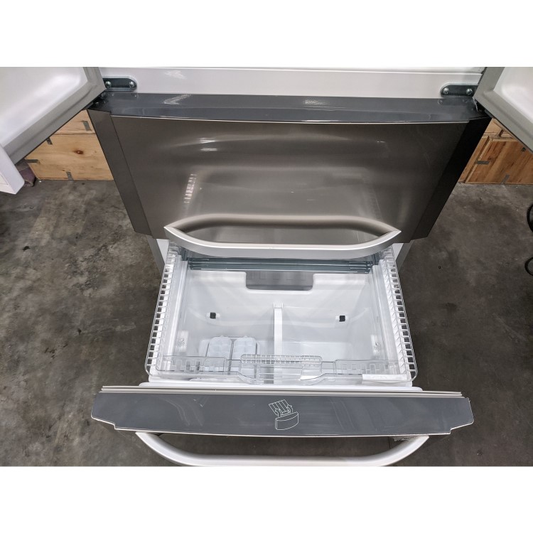 Refurbished Hotpoint FFU4DX1 Freestanding 399 Litre 60/40 Fridge Freezer Inox